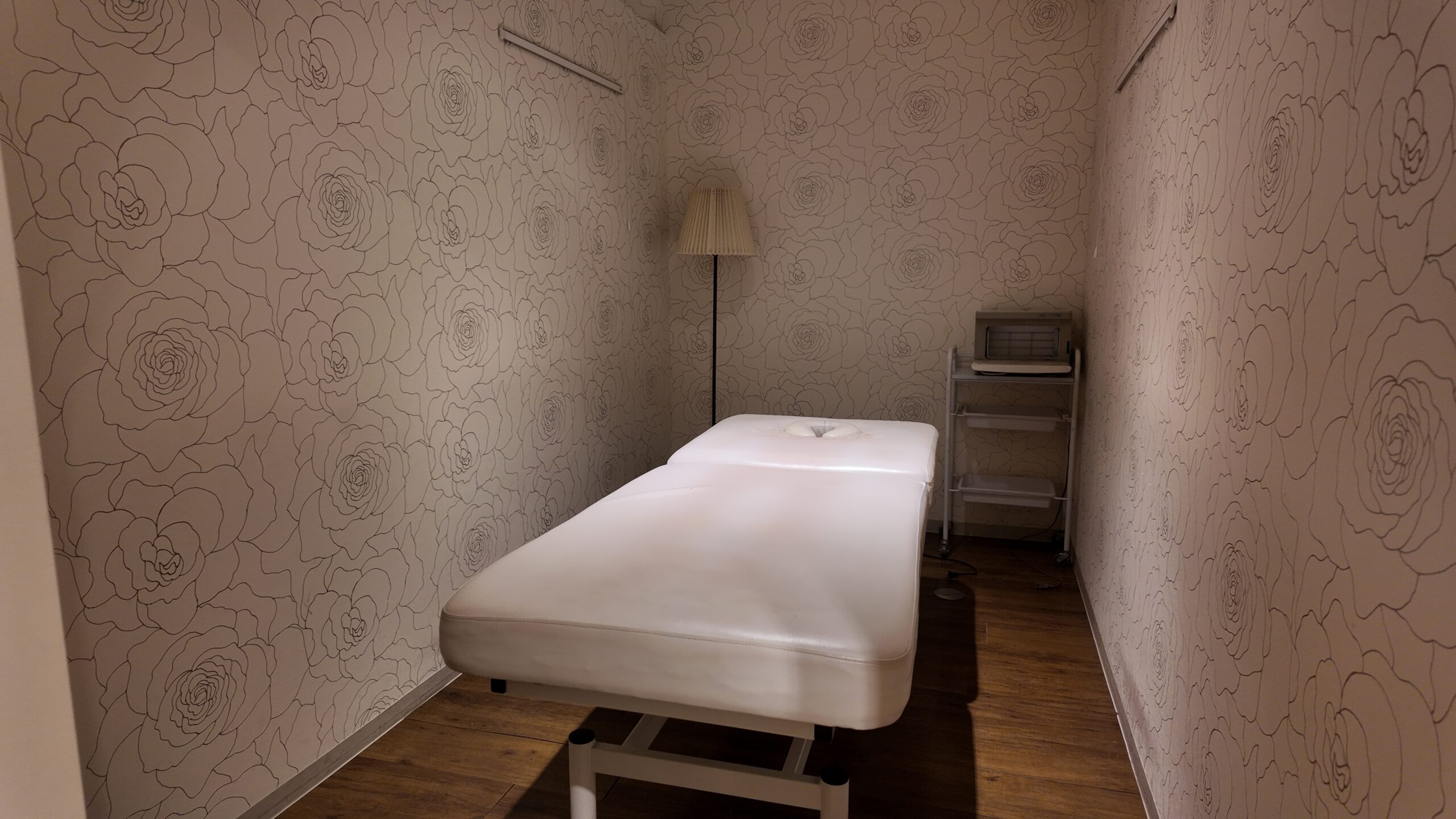 メンズ眉・肌特化サロン&Rheia(アンドレイア)｜Men'sBeauty掲載店舗